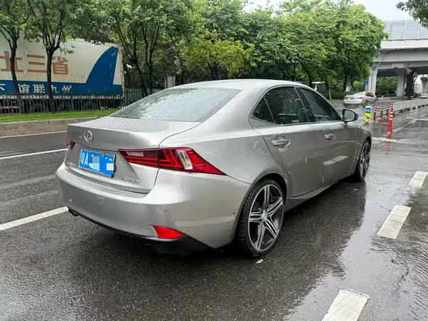 Lexus IS 2013