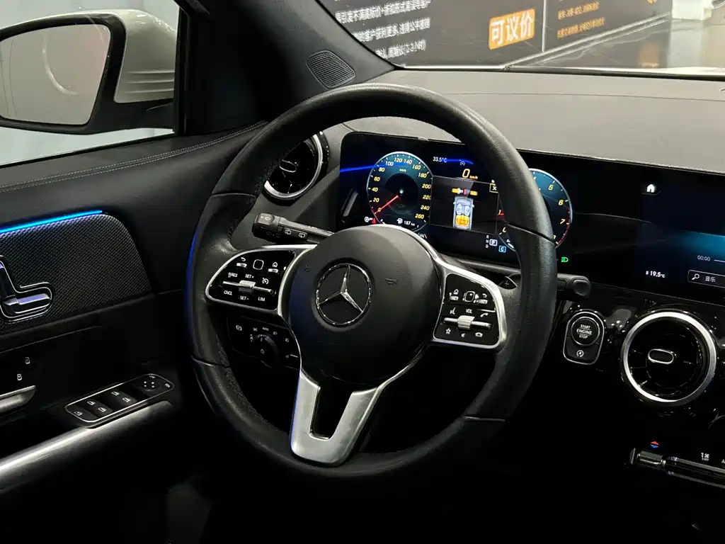 Mercedes-Benz GLA 2023 — фото 11