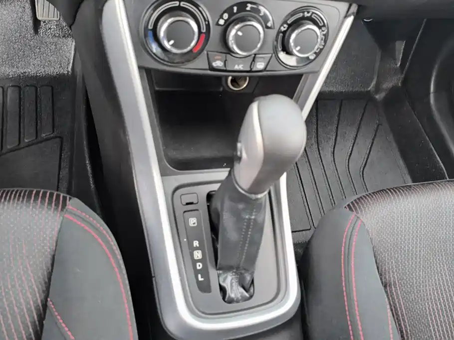 Suzuki S-Cross 2015 — фото 16