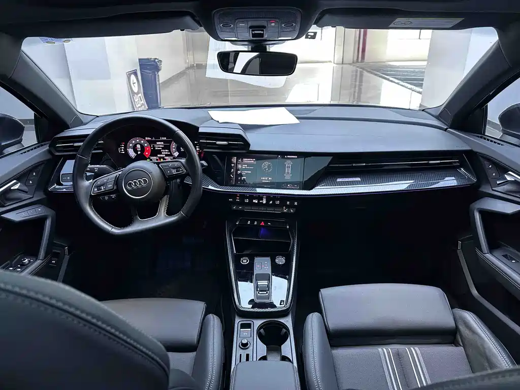 Audi A3 2023 — фото 19