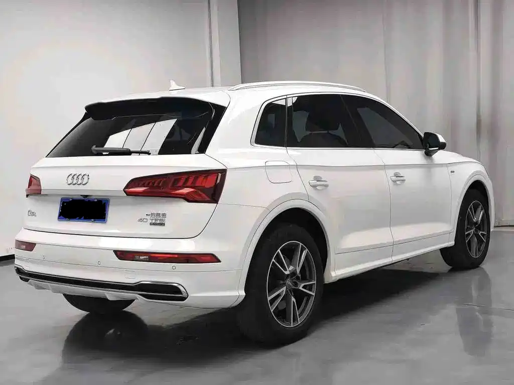 Audi Q5L 2020 — фото 7