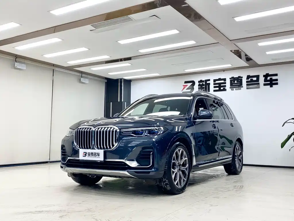 BMW X7 2022 — фото 1