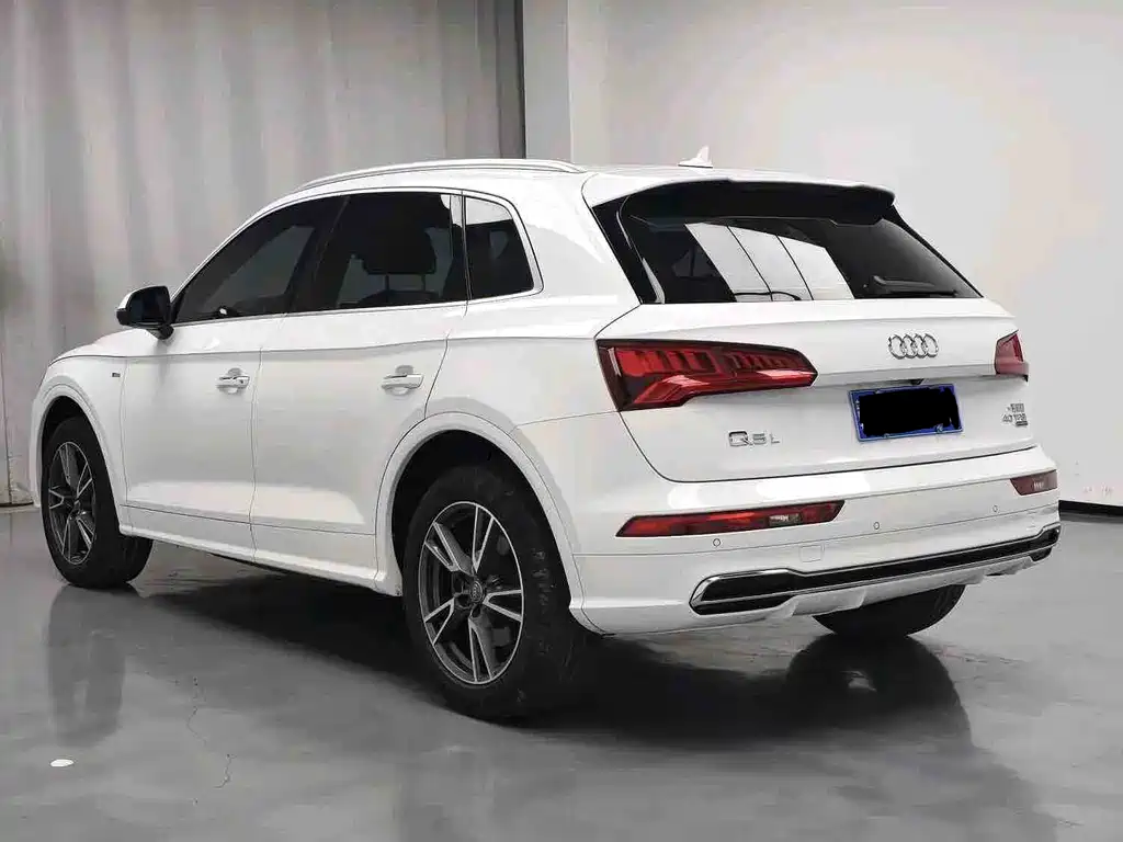 Audi Q5L 2020 — фото 9