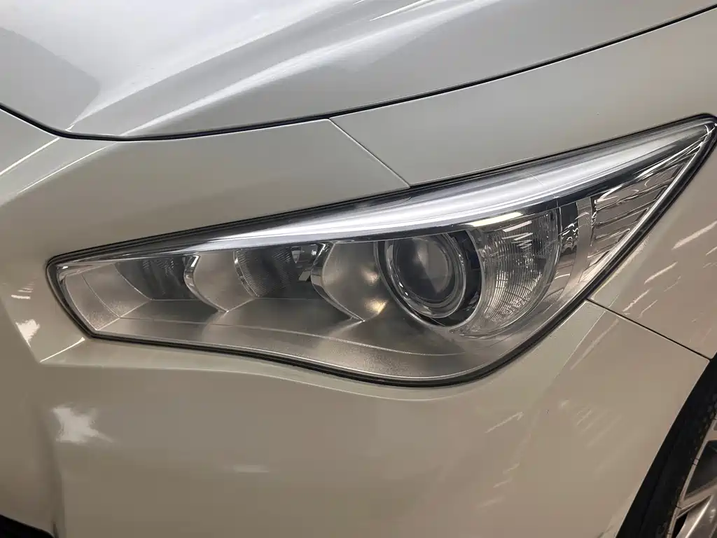Infiniti Q50L 2016 — фото 16