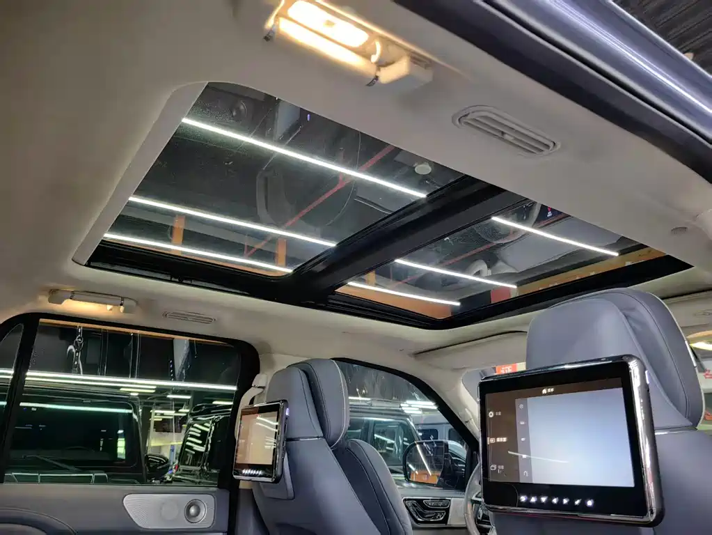 Lincoln Navigator 2021 — фото 12