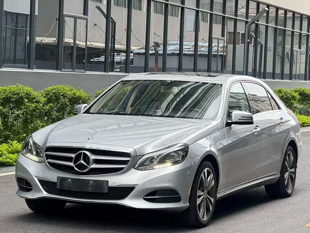 Mercedes-Benz E-Class 2013 — фото 1