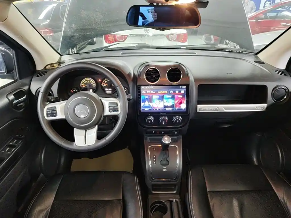Jeep Compass 2014 — фото 10