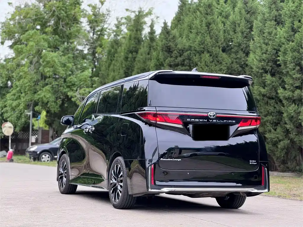 Toyota Vellfire 2023 — фото 4