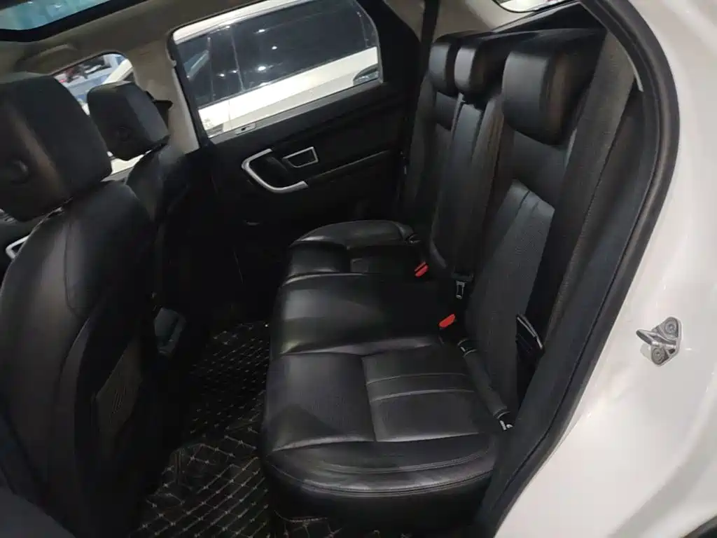Land Rover Discovery Sport 2017 — фото 17