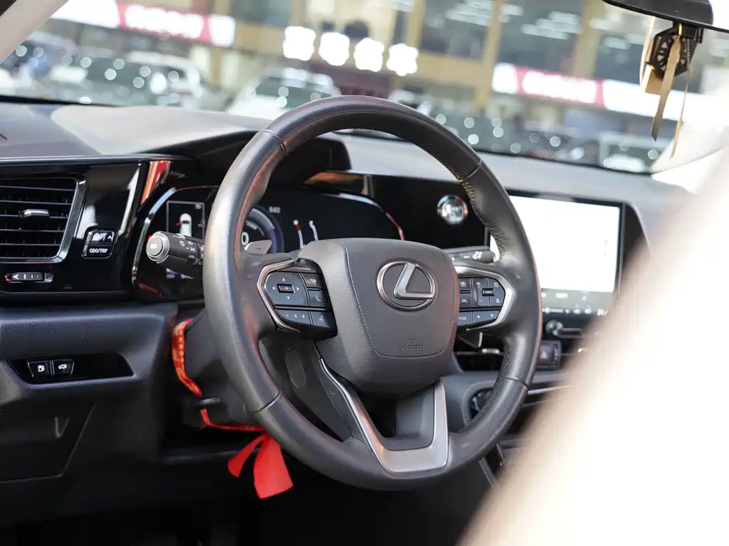 Lexus NX 2023 — фото 11
