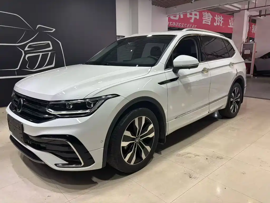 Volkswagen Tiguan L 2023 — фото 1