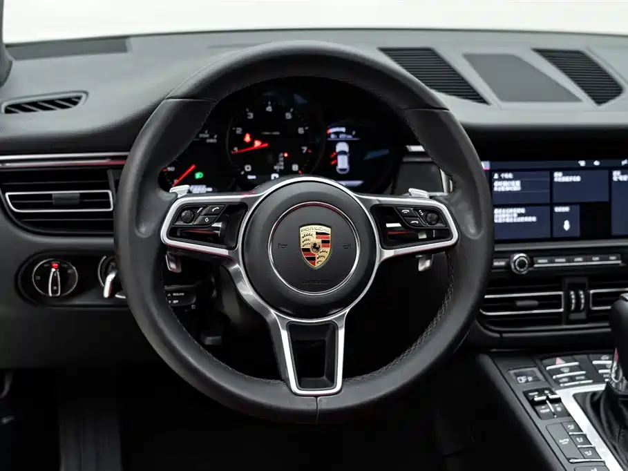 Porsche Macan 2020 — фото 14