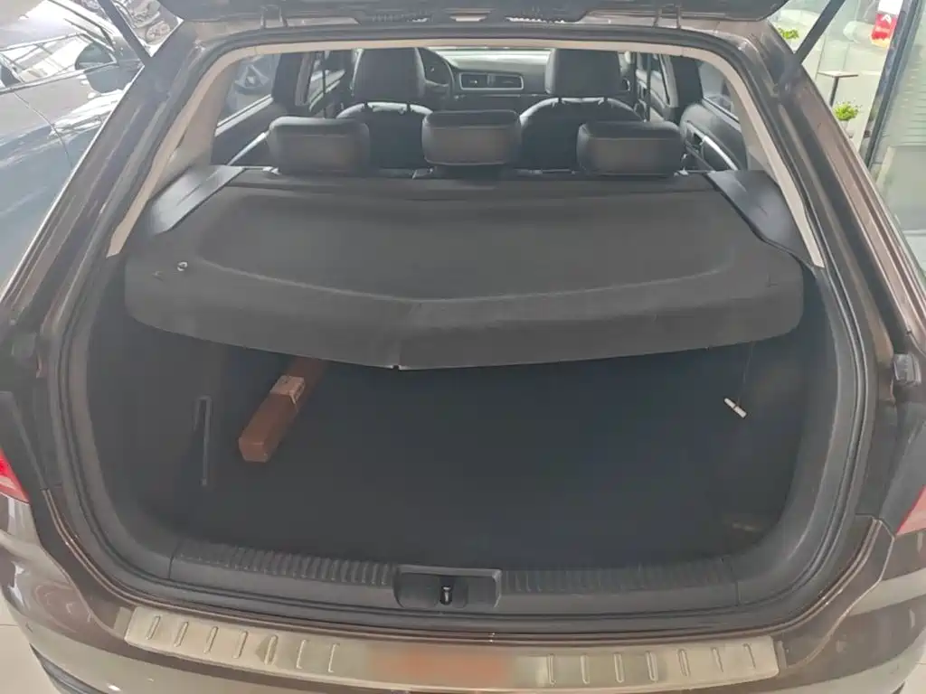 Volkswagen Cross Lavida 2015 — фото 19