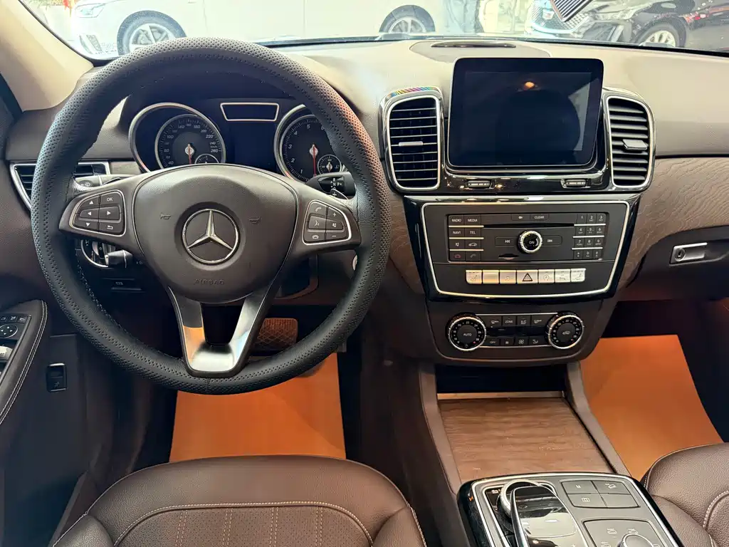 Mercedes-Benz GLE 2016 — фото 14