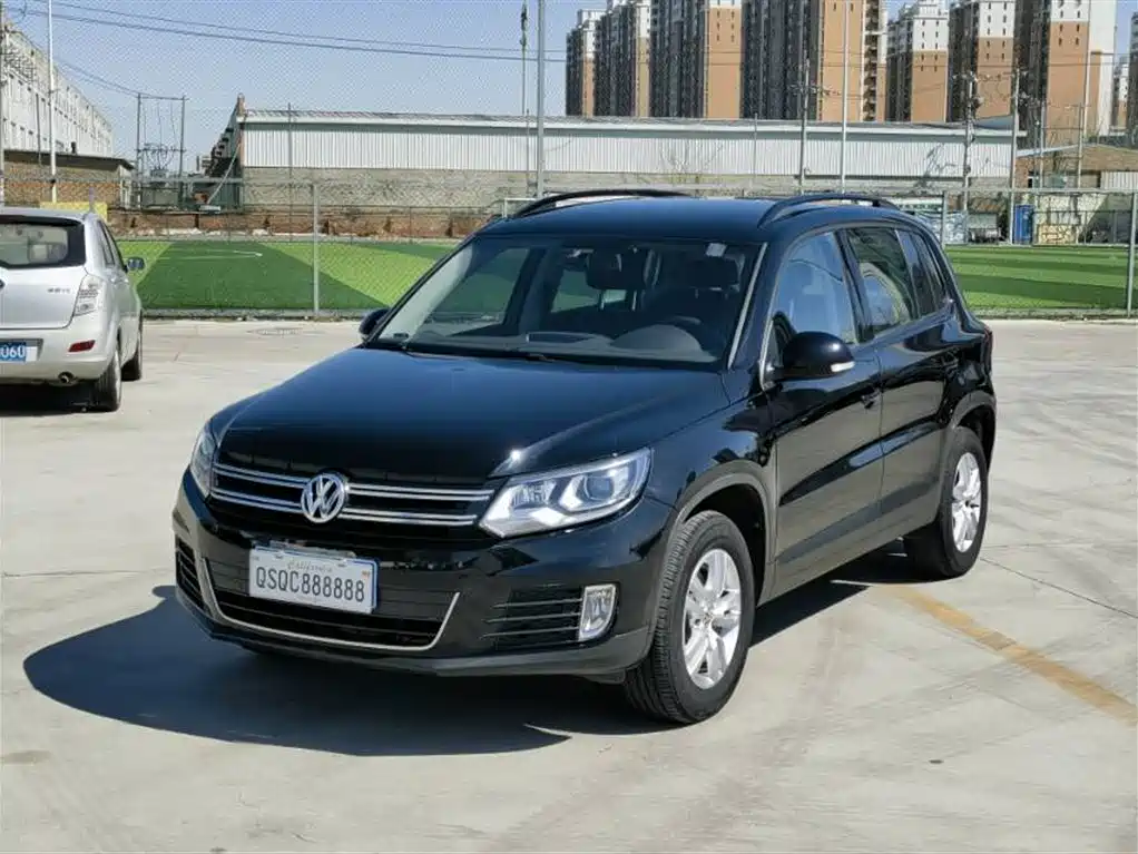 Volkswagen Tiguan 2015 — фото 1