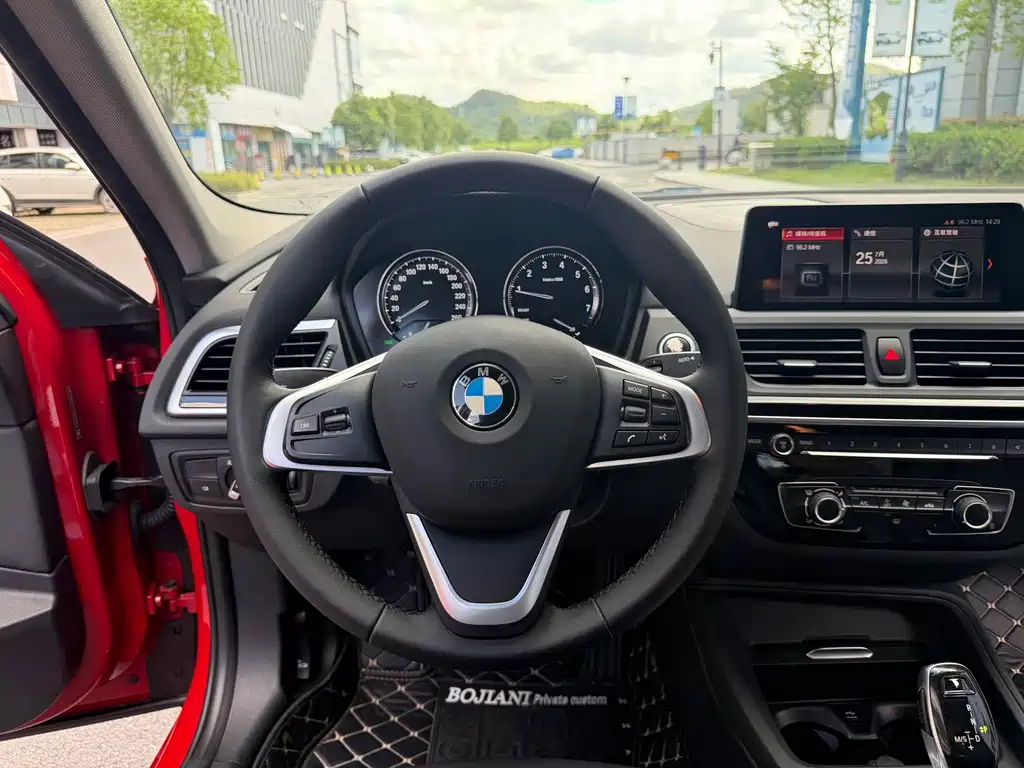 BMW 1 Series 2020 — фото 15