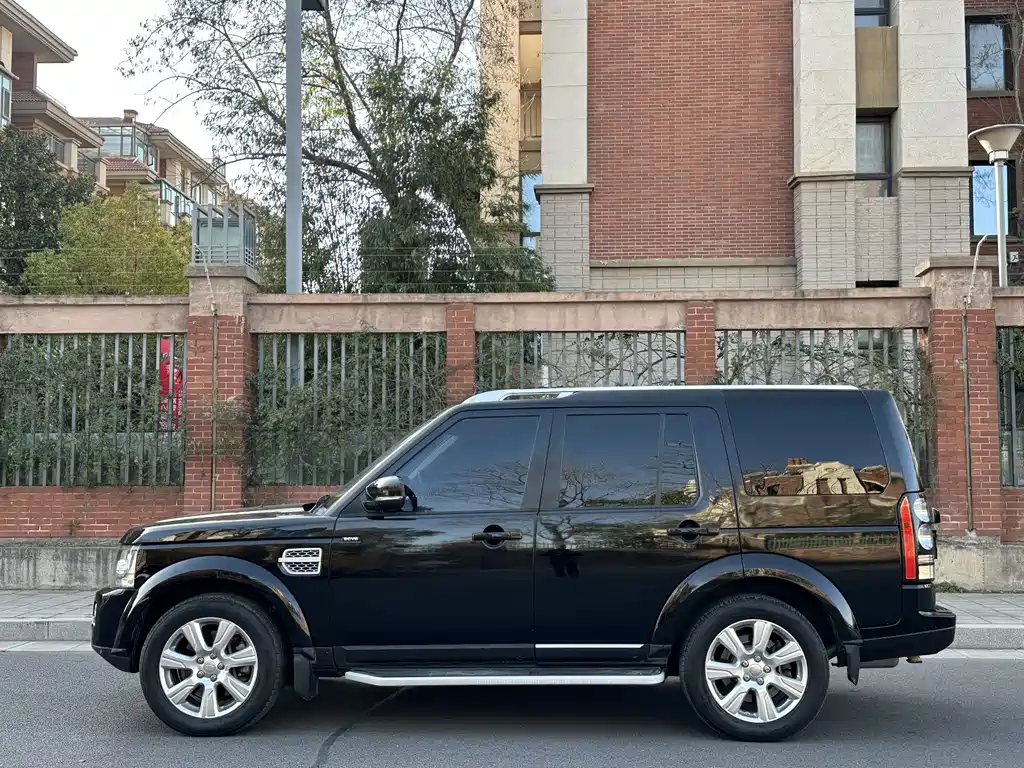 Land Rover Discovery 2014 — фото 10