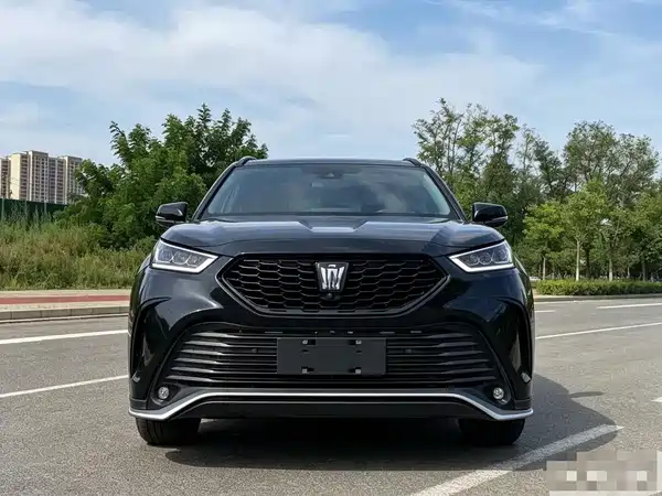 Toyota Crown Kluger 2022