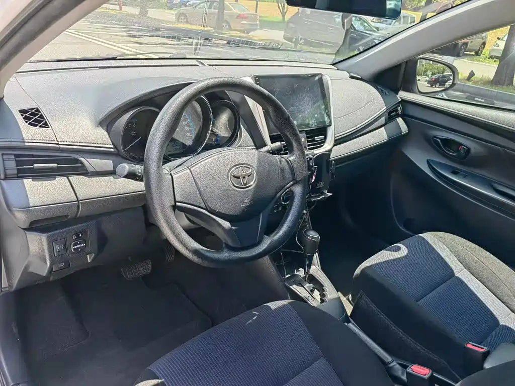 Toyota Yaris L 2017