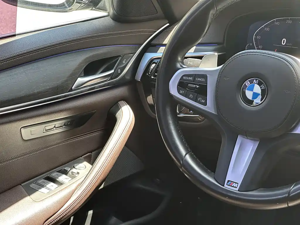 BMW 5 Series 2021 — фото 17