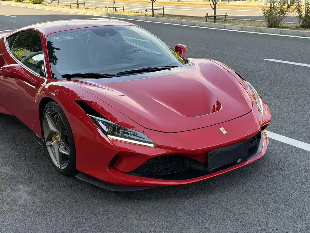Ferrari F8 2021 — фото 3