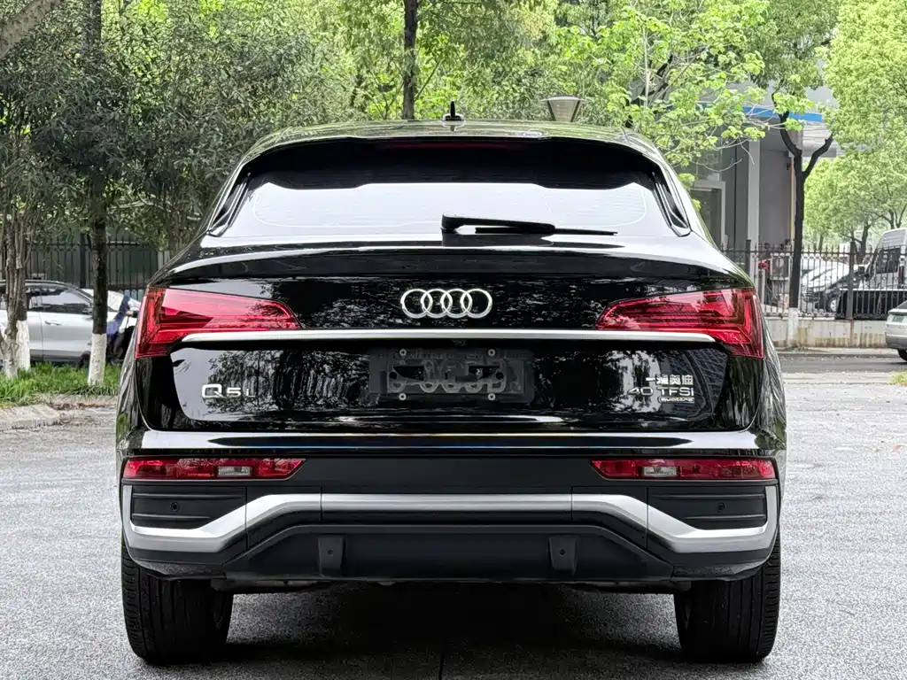 Audi Q5L Sportback 2022 — фото 15