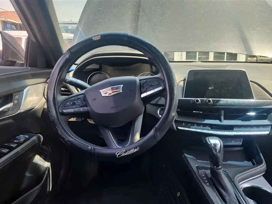 Cadillac CT4 2023 — фото 14