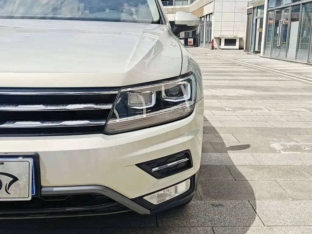 Volkswagen Tiguan L 2017 — фото 6