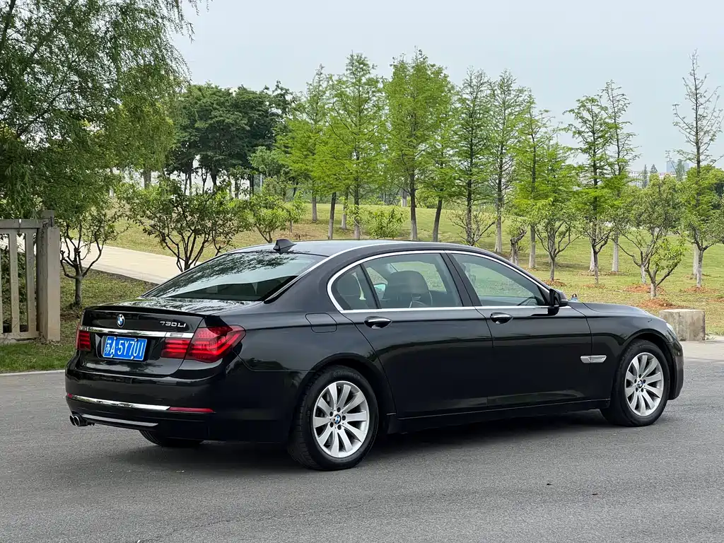 BMW 7 Series 2016 — фото 5