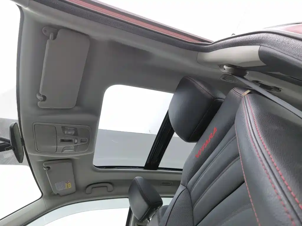 Suzuki Vitara 2017 — фото 14