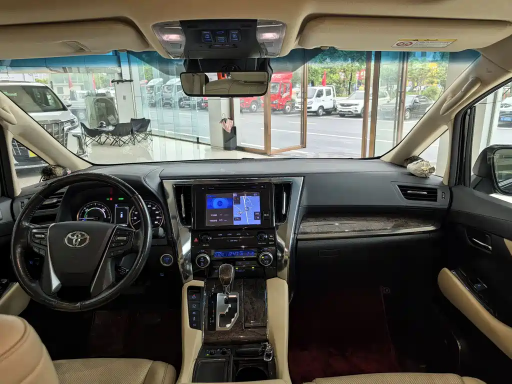 Toyota Alphard 2020 — фото 10