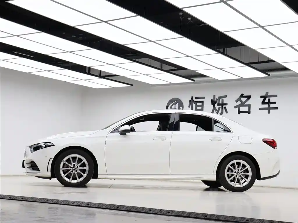 Mercedes-Benz A-Class 2021 — фото 29