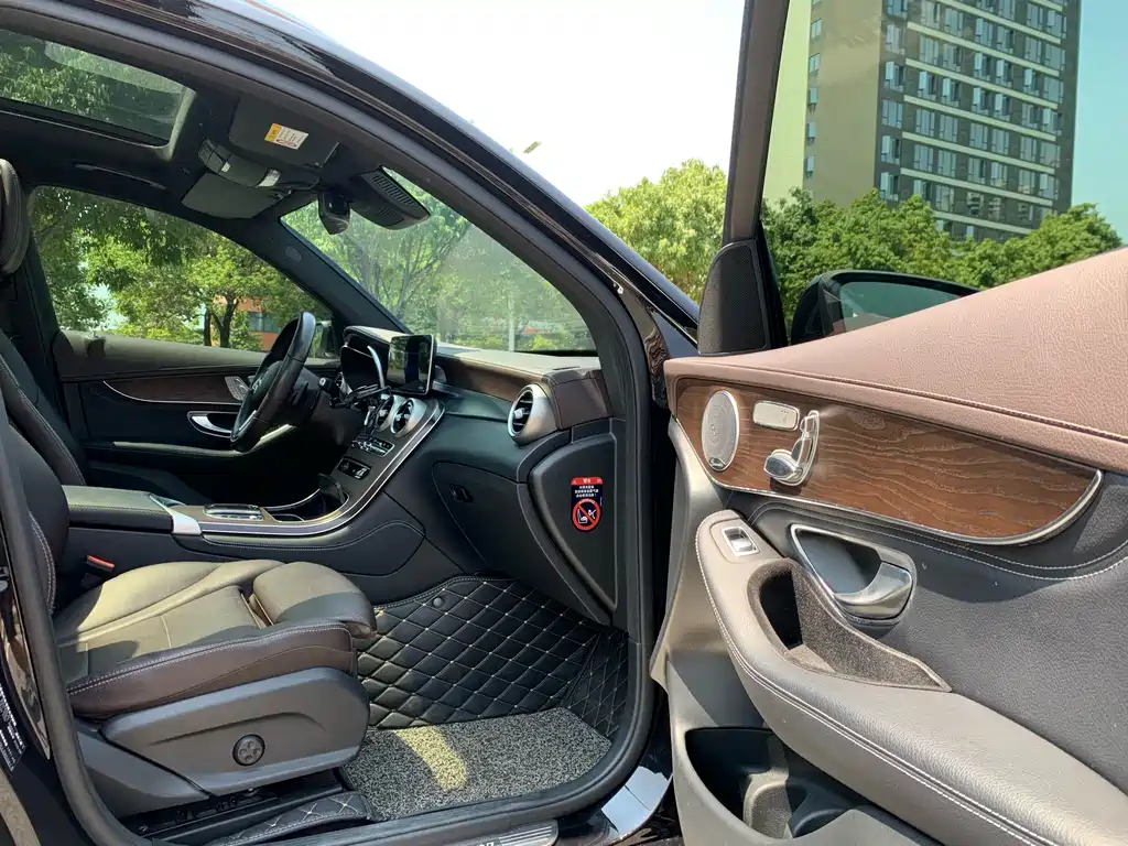 Mercedes-Benz GLC 2020 — фото 16