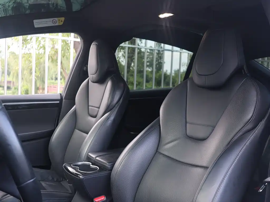 Tesla Model X 2016 — фото 11