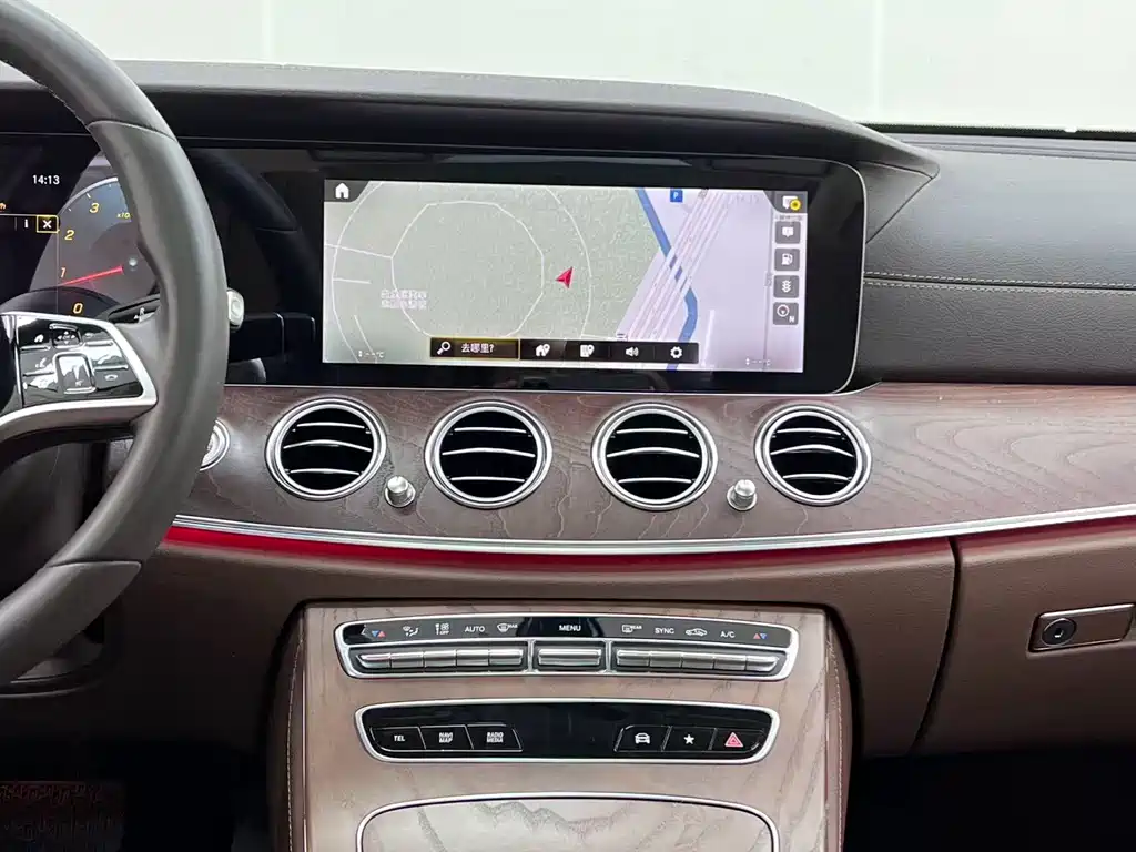 Mercedes-Benz E-Class 2022 — фото 27