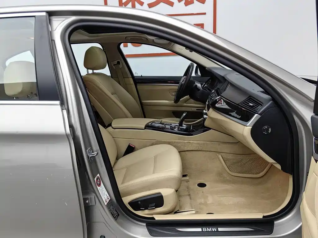 BMW 5 Series 2014 — фото 23