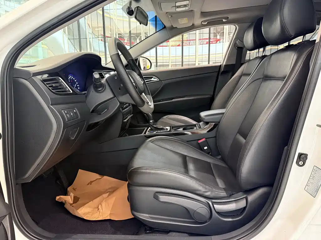 Hyundai Mistra 2015 — фото 13