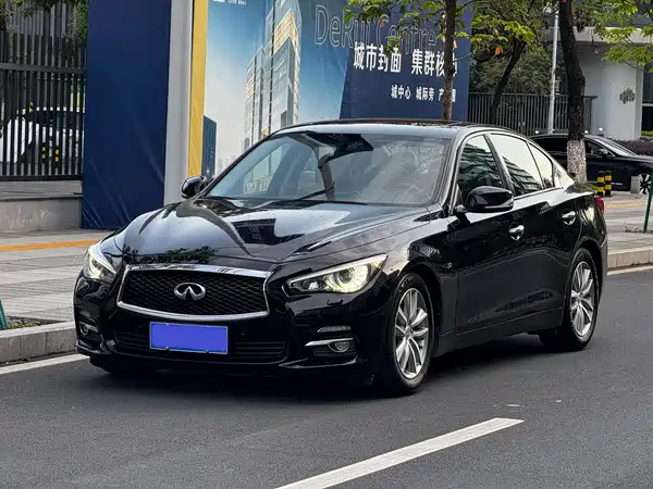 Infiniti Q50 2014