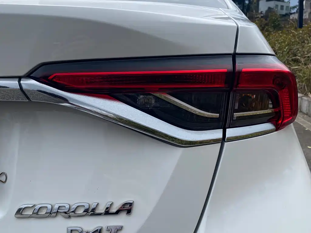 Toyota Corolla 2022 — фото 17