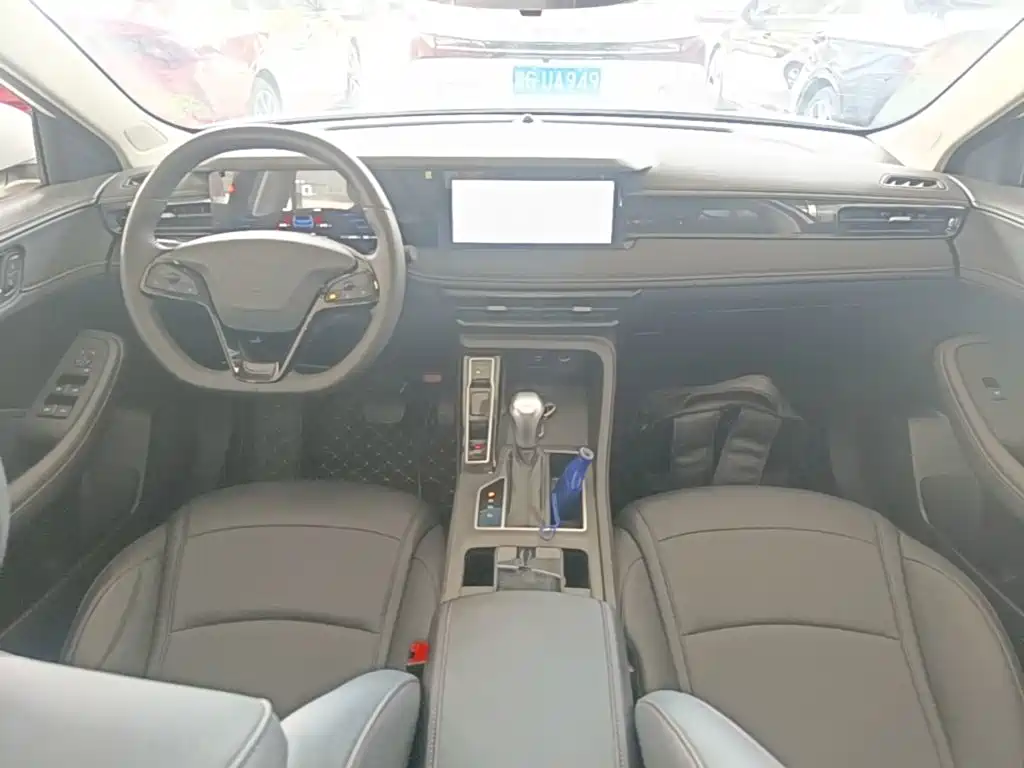 Roewe i5 2025 — фото 10