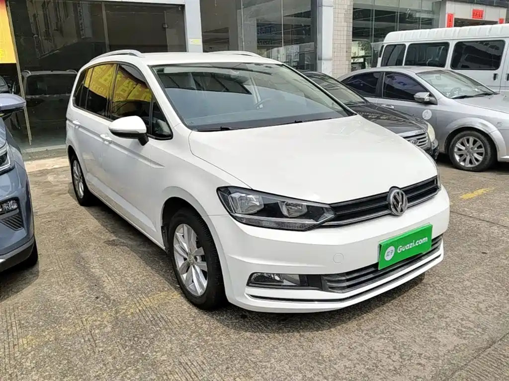 Volkswagen Touran 2017 — фото 4