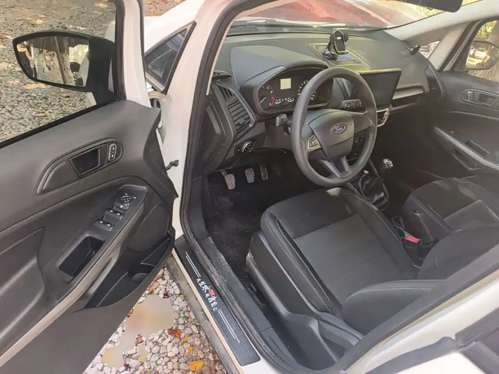 Ford EcoSport 2019 — фото 16