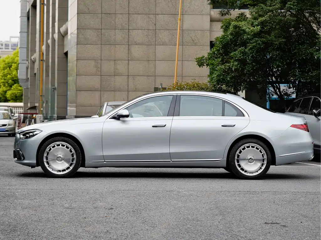 Mercedes-Benz S-Class 2025 — фото 3
