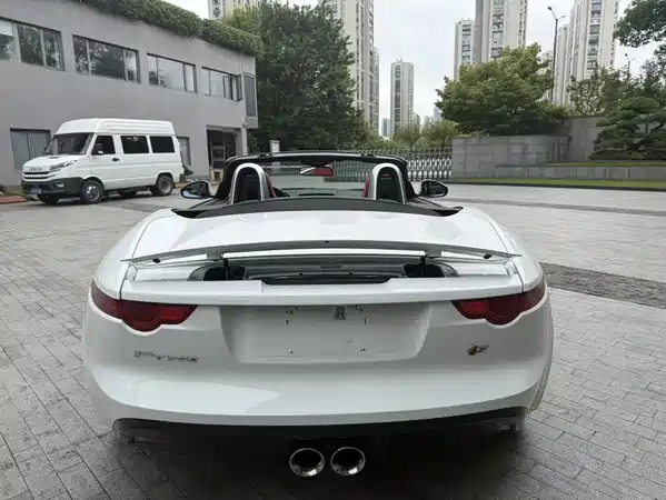 Jaguar F-TYPE 2014