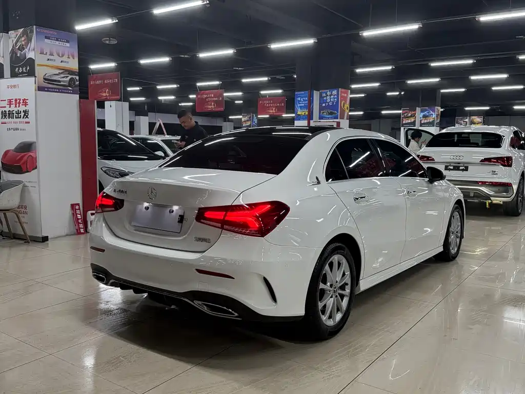 Mercedes-Benz A-Class 2021 — фото 9