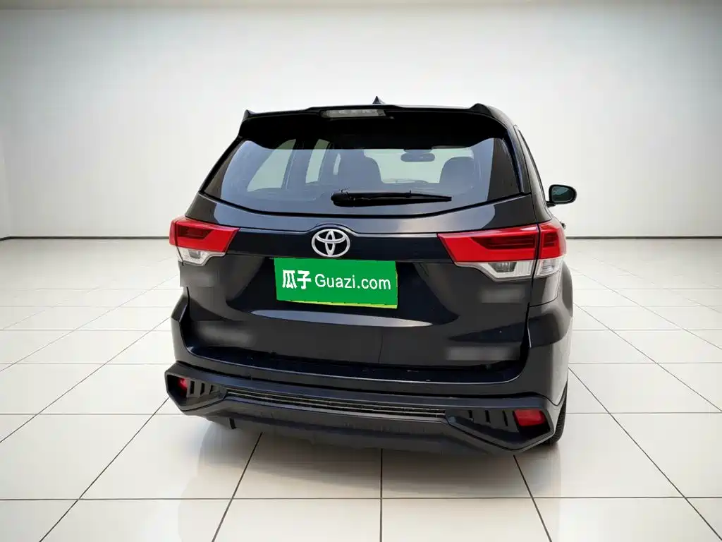 Toyota Highlander 2021