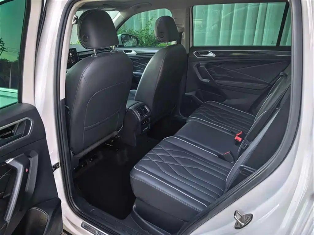 Volkswagen Tiguan L 2022 — фото 10
