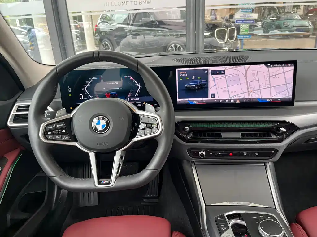 BMW 3 Series 2025 — фото 13