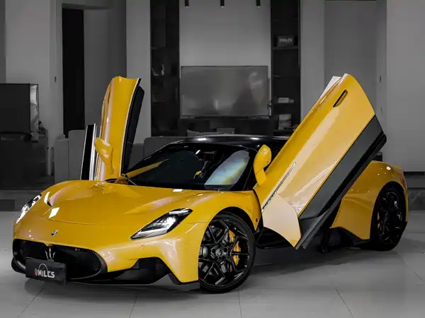 Maserati MC20 2023