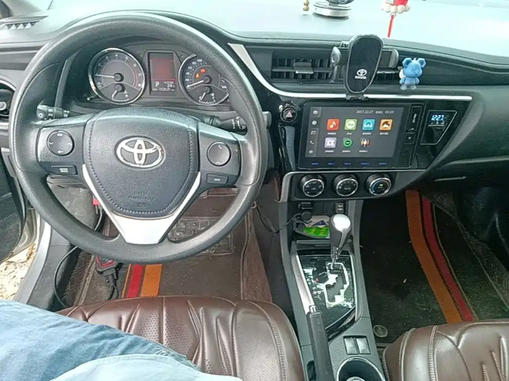Toyota Corolla 2017 — фото 10
